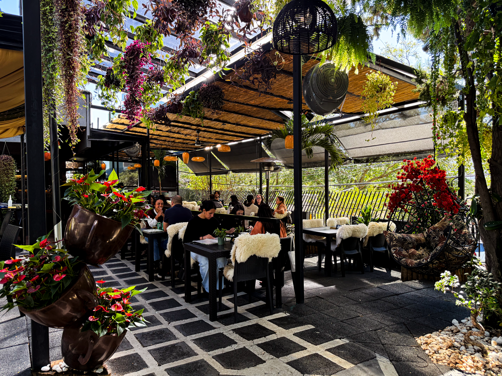 Jardim do Garden Café Jundiaí ao ar livre